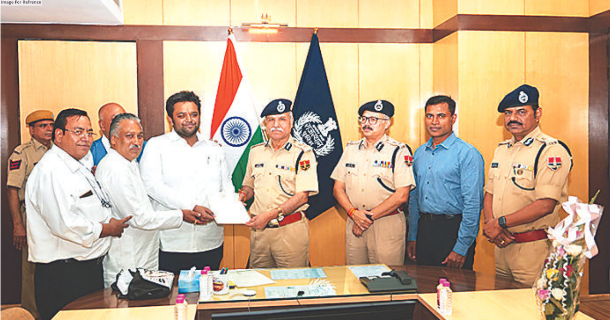 DGP honours father, son for foiling robbery bid